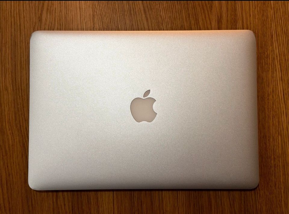 MacBook Air 2013 13,3 Zoll, 8GB RAM, 120GB SSD, 1,3GHz i5 in Heidelberg