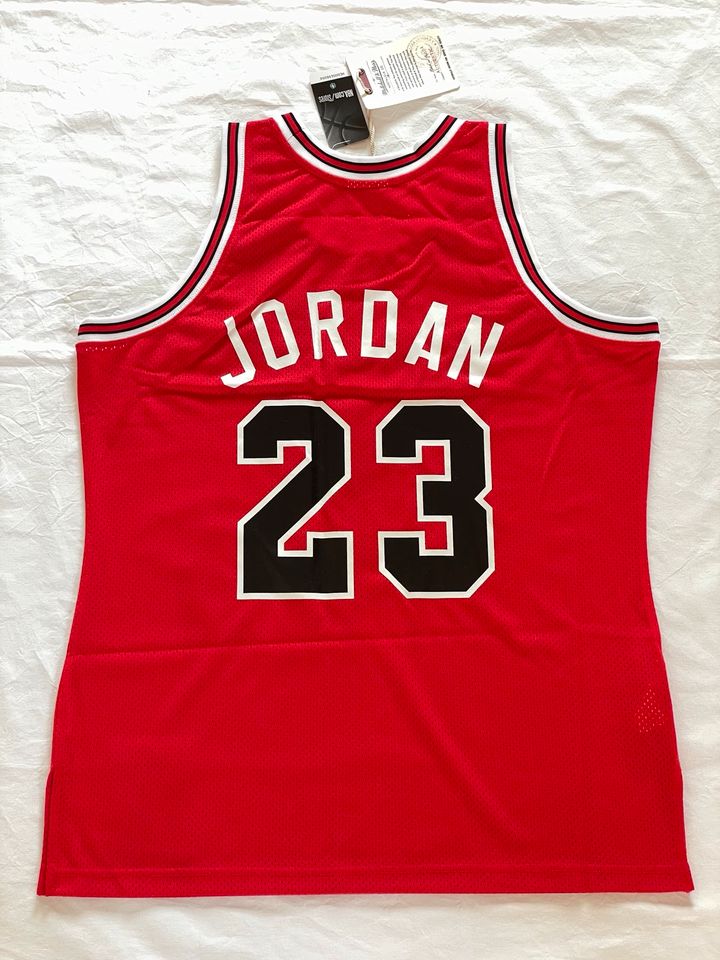 Michael Jordan NBA Authentic Jersey Chicago Bulls Road 1984-85 in Berlin