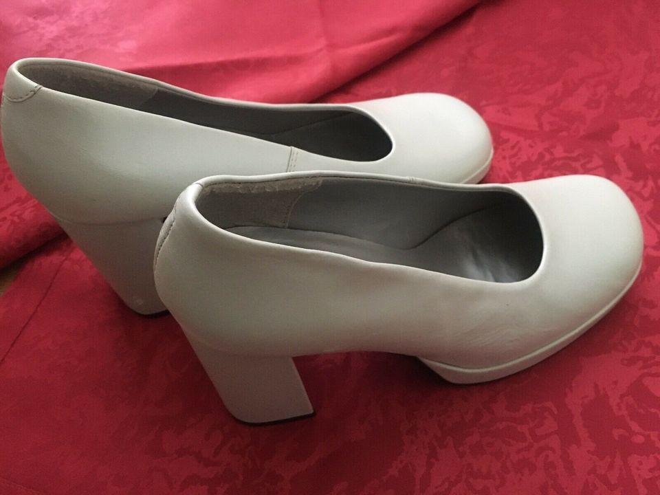 Elegante Brautschuhe Absatz Gr 39 neuwertig Pumps High Heels in Hildburghausen