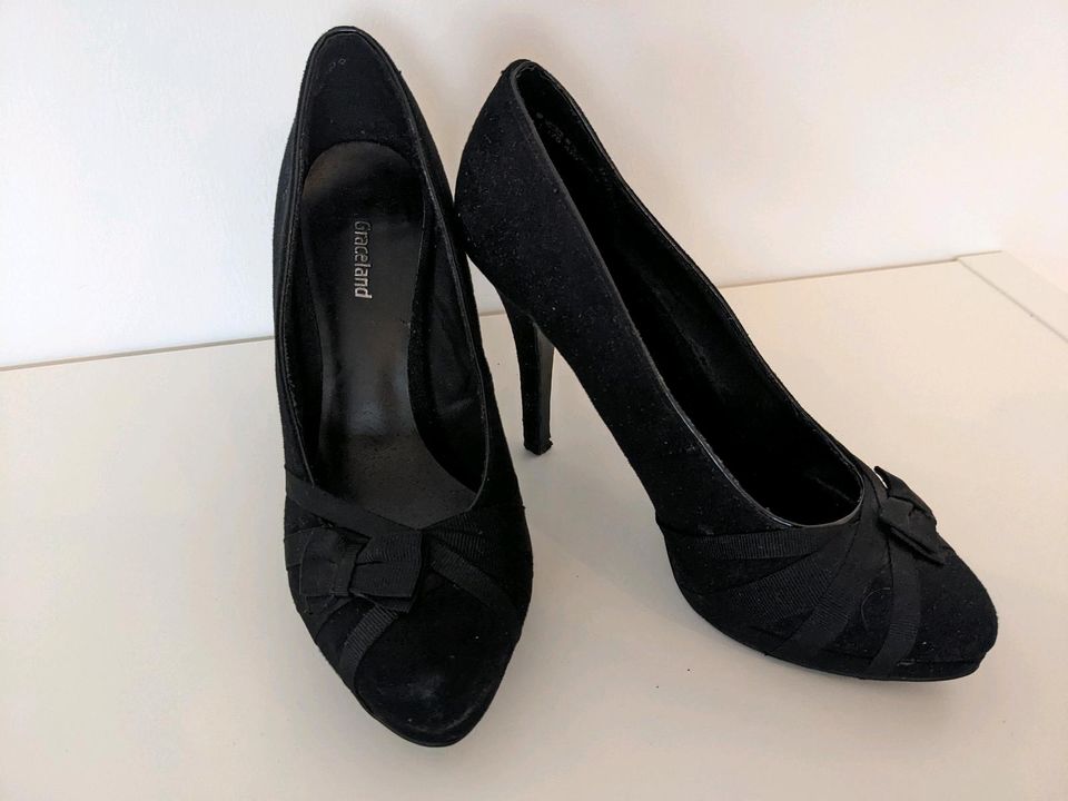 Schwarze Pumps Damen Gr 37 Schuhe ⚠️endet heute⚠️ Jugendweihe Abi in Seulingen