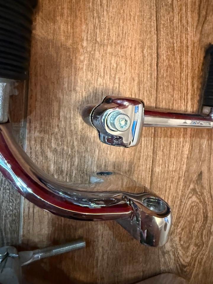 Harley Sportster Hugger XL Fußrastenanlage original unbenutzt in Bonn