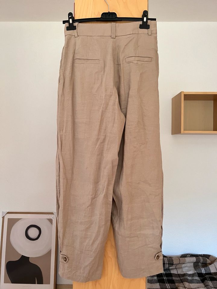 Gerade geschnittene Hose von Massimo Dutti, Größe S in Dortmund