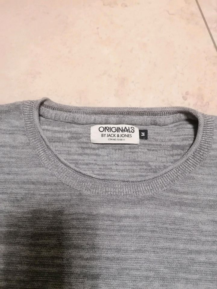 Pullover grau M Jack and Jones QS Top Zustand in Wegscheid