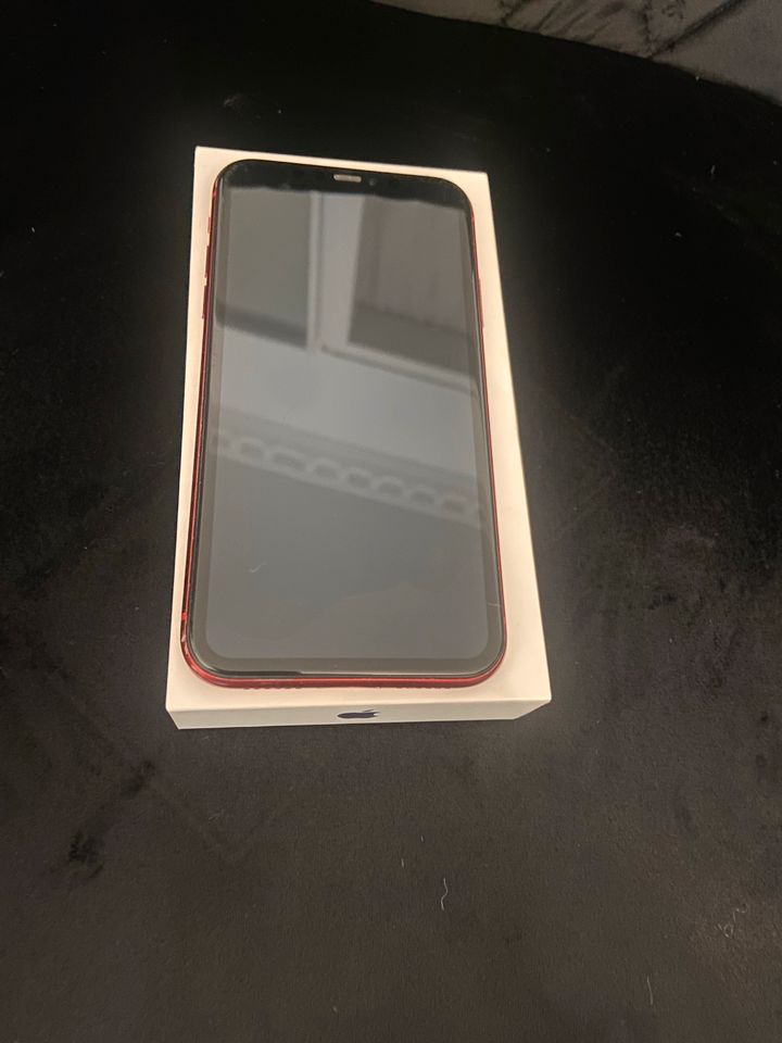 Iphone 11 Rot 64 GB in Hannover