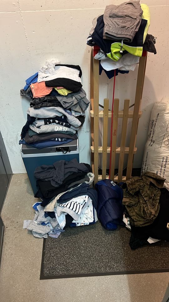 Jungen Kleidung Größe 116-152 1€ pro Teil in Düsseldorf