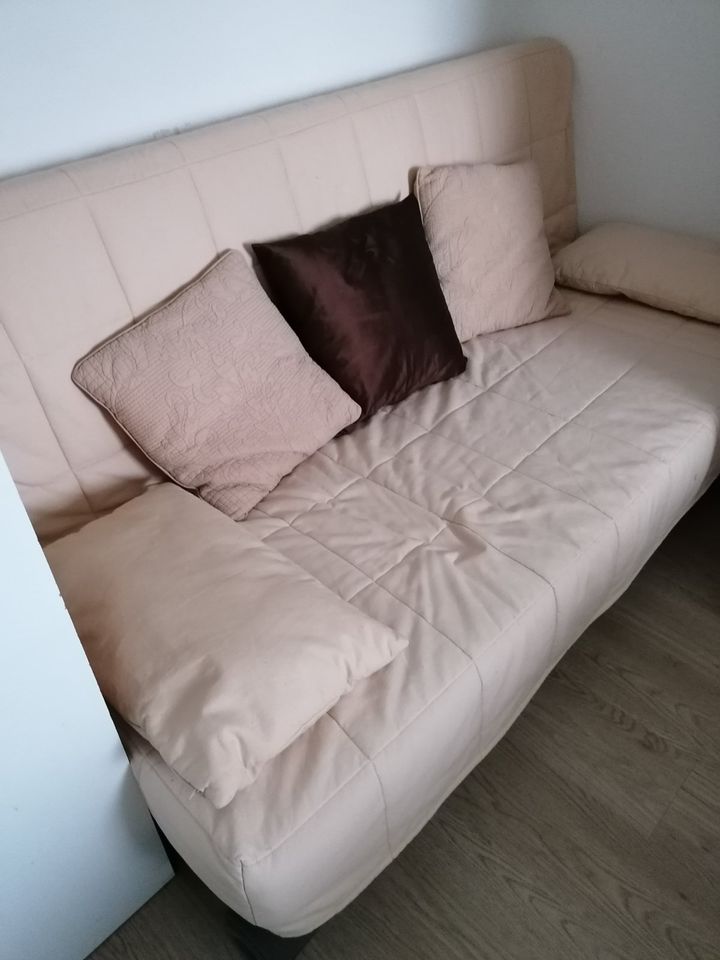 IKEA Beddinge Schlafsofa mit Bezug beige +Dekokissen in Heilbronn