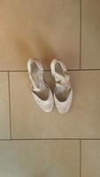 Brautschuhe, weiße Schuhe,Familienfest, Hochzeit Bayern - Arberg Vorschau
