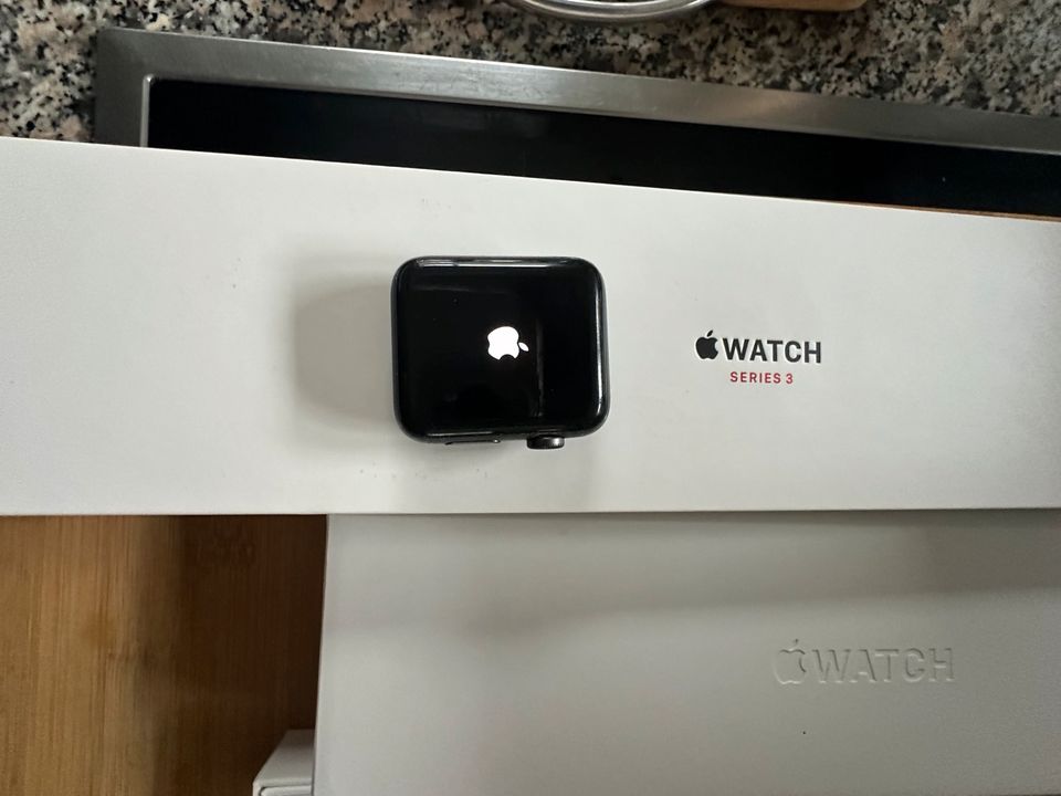 Apple Watch 3 und 6 defekt in Viernheim