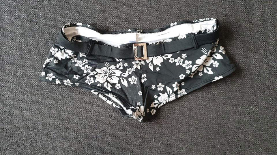 Bikini (Hose und Oberteil) in Laatzen