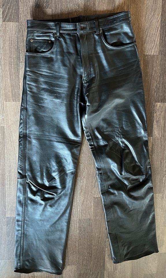 Top Lederhose Motorradhose Lederjeans 34 in Elfershausen