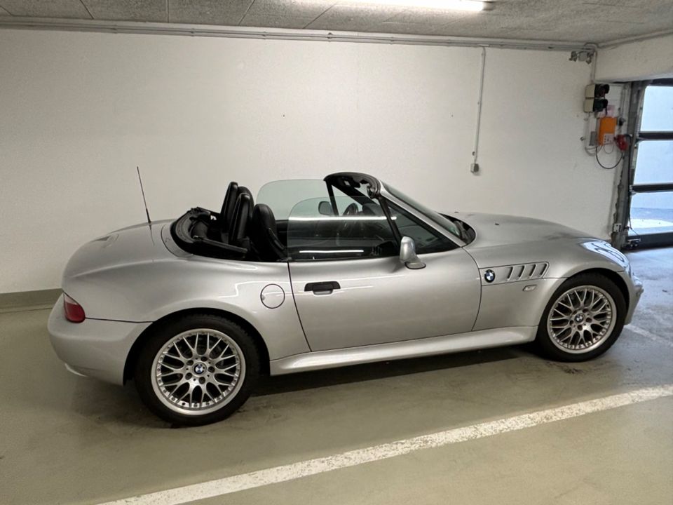 BMW Z3 Roadster 1.9i Sport Edition, Facelift. EZ 2003 in Mönchengladbach