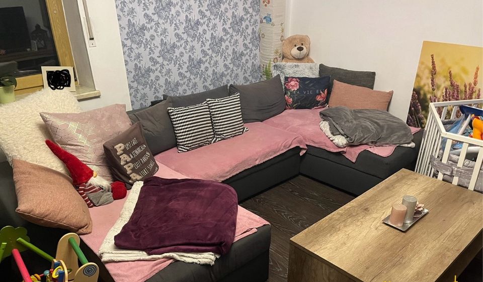 Couch Wohnlandschaft mit Bettfunktion in Krauschwitz