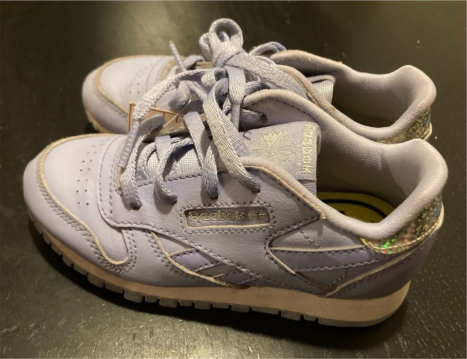 Reebok sneakers lila glitzer Gr 26 top erhalten in Kelkheim