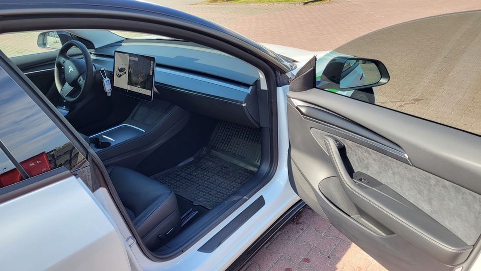 TESLA M3 , SR+ in Oranienburg