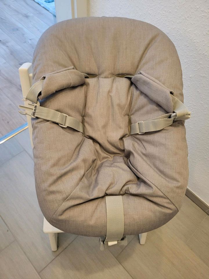 STOKKE Tripp Trapp Newborn Set grau + Spielzeugbogen in Hagen