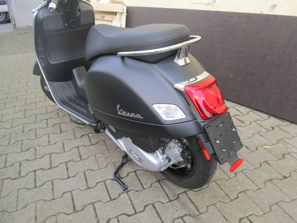 *Vespa*GTS 125*Supertech*schwarz matt*2021*1900KM* in Solingen