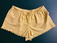 SHORTS kurze Hose, vanille-gelb mit Lochmuster, Gr. 44 Ludwigsvorstadt-Isarvorstadt - Isarvorstadt Vorschau