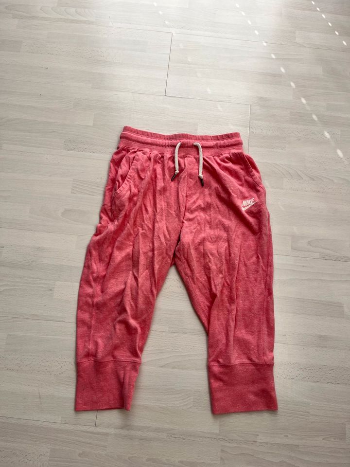 Nike Dreiviertel 3/4 Jogger Größe 146-158 top in Wülfrath