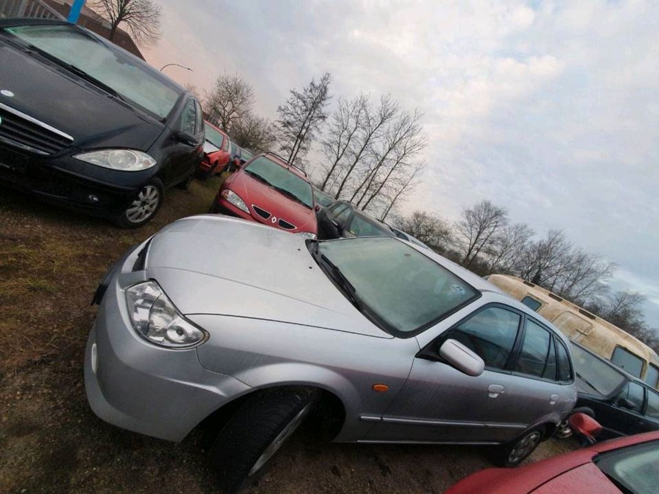 Mazda 323  Schlachtfest Ersatzteile Einzelteile Grau Bj.2001 in Bremervörde