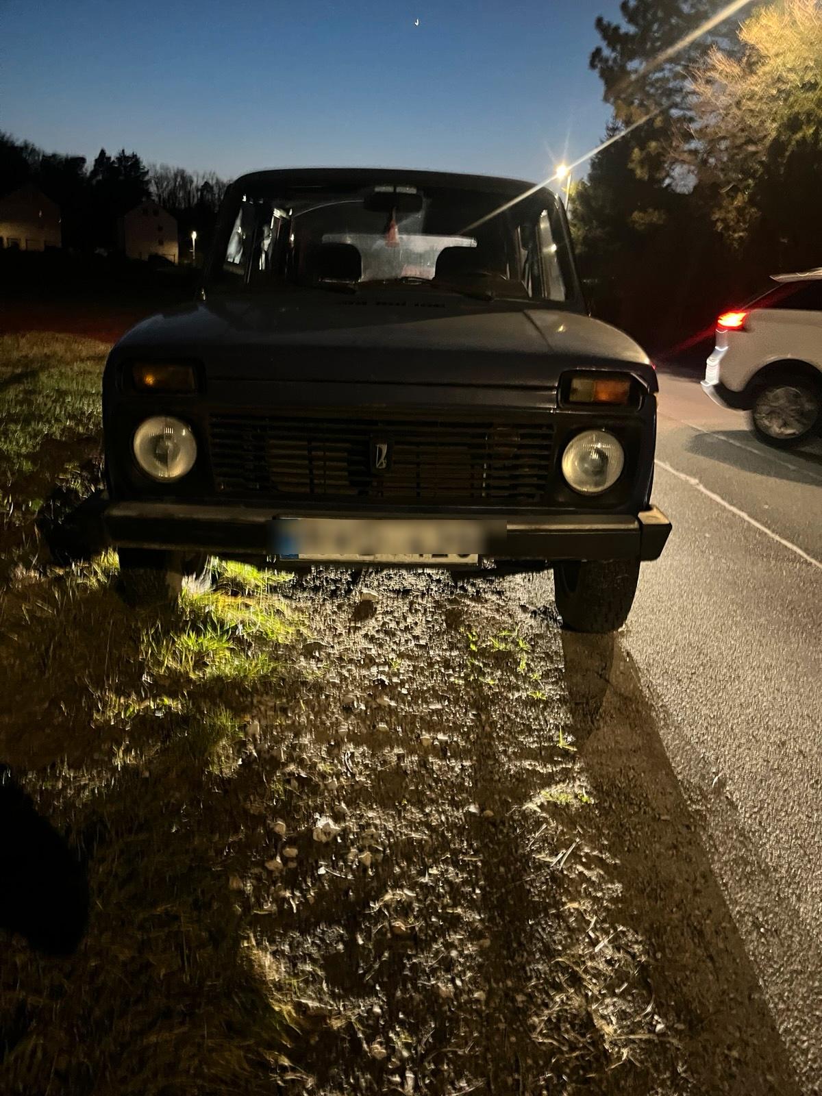 Abbildung des Autos Lada niva 4 Türer &#x2F;…