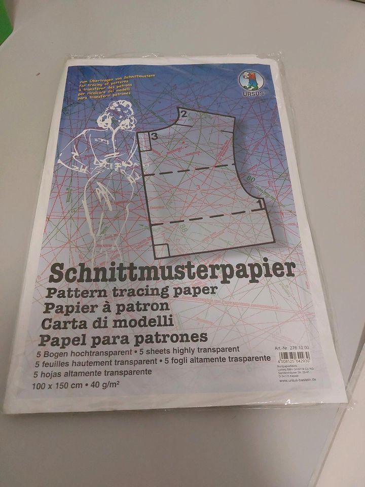 Schnittmusterpapier Ursus neu + Reste in Salzkotten