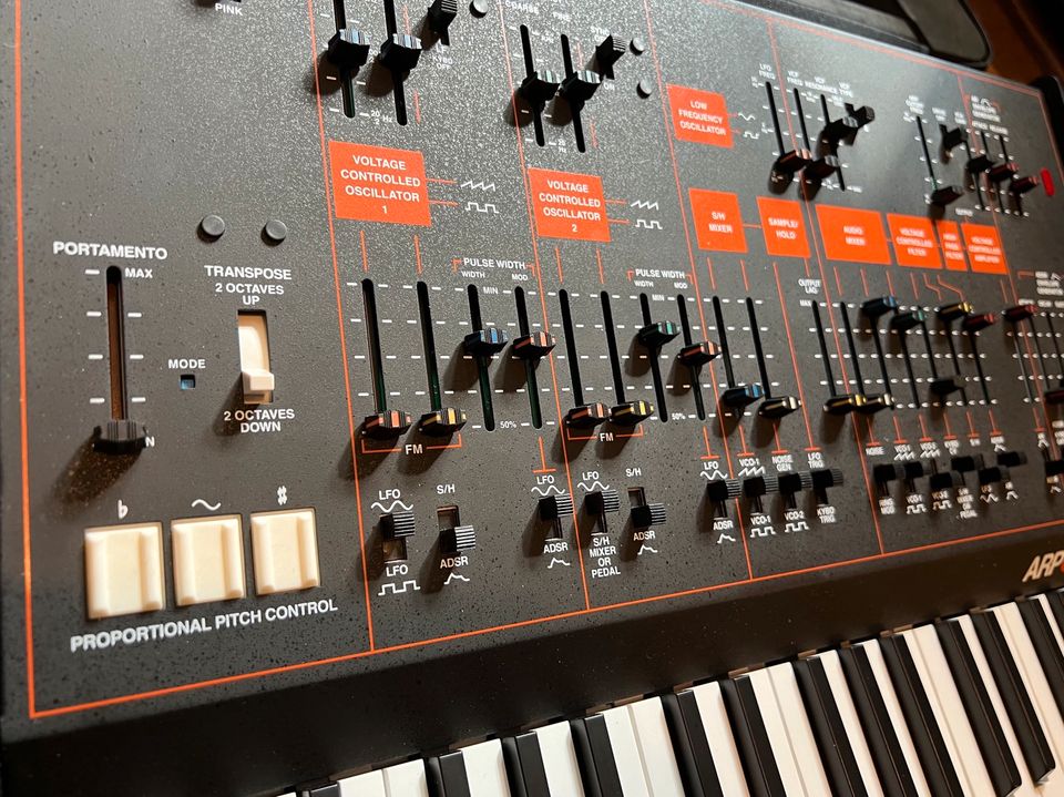 Korg ARP Odyssey mit Koffer und Leder Dust Cover in Berlin