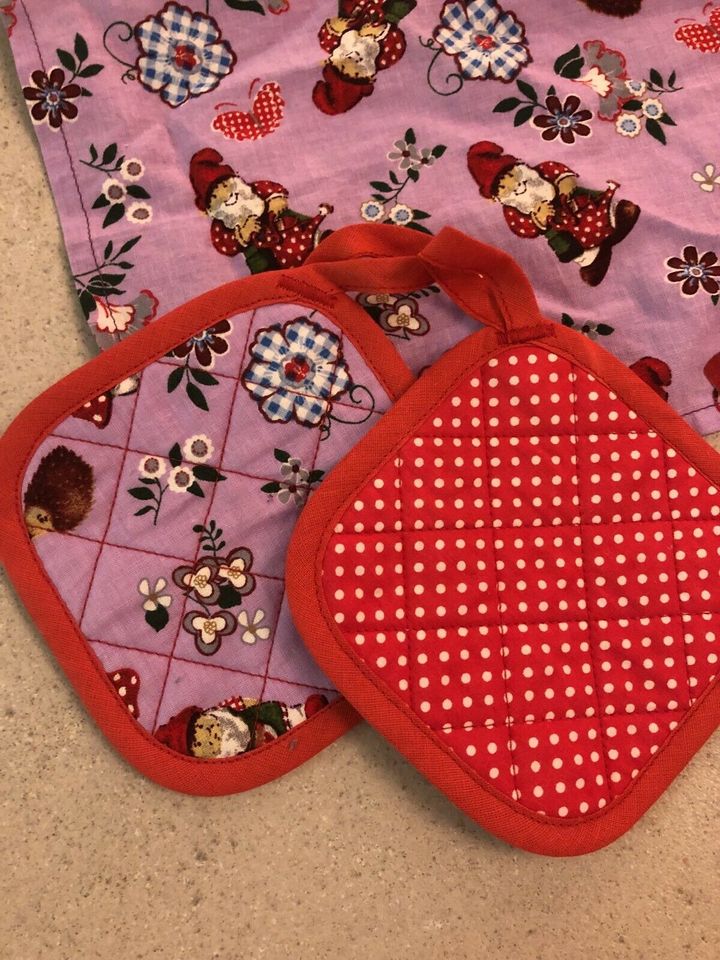 Zubehör Kinderküche Topflappen Handtuch selbst genäht in Langerwehe