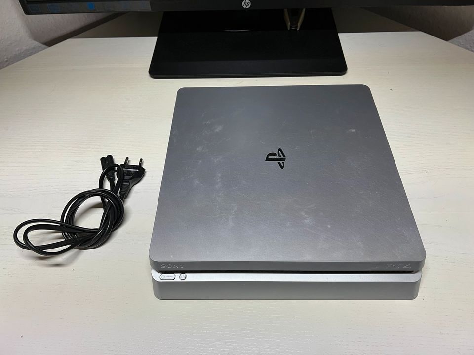 PS4 Slim 500GB mit Netzteil (ohne Controller) in Maintal