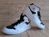 Nike Jordan Access *NEU* Größe 44 Basketballschuhe Sachsen-Anhalt - Magdeburg Vorschau