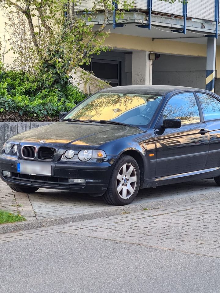 BMW Compact (nicht fahrbereit) in Stuttgart