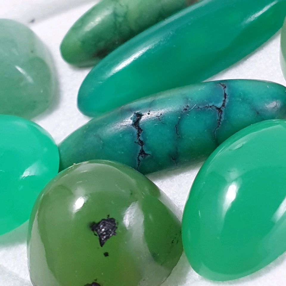 8x Cabochon: Chrysopras / Jade / Türkis / Achat / Serpentin in Recklinghausen