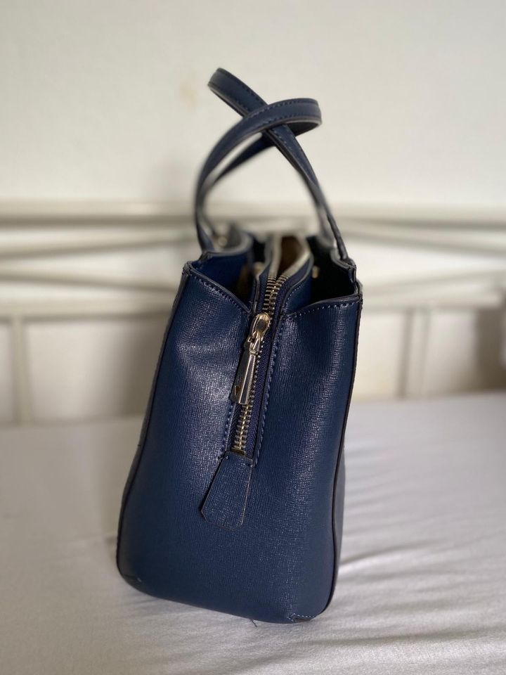 Guess Handtasche Tasche neu unbenutzt in Alzenau