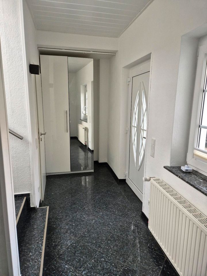 Sanierte 4,5 Zimmer Wohnung in Kirchweyhe mit EBK, Balkon in Weyhe