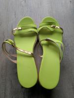 Neu! Sandalen grün Gr. 43 ( entspricht aber eher  Gr. 40/41) Baden-Württemberg - Aalen Vorschau
