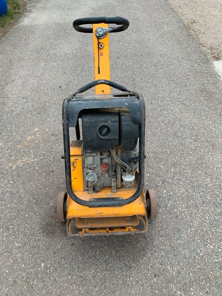 Rüttelplatte zu vermieten Stampfer Frosch JCB Bomag Wacker in Lichtenau