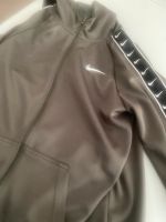 Jungen Nike Jacke Größe XL 158-170 cm München - Sendling Vorschau