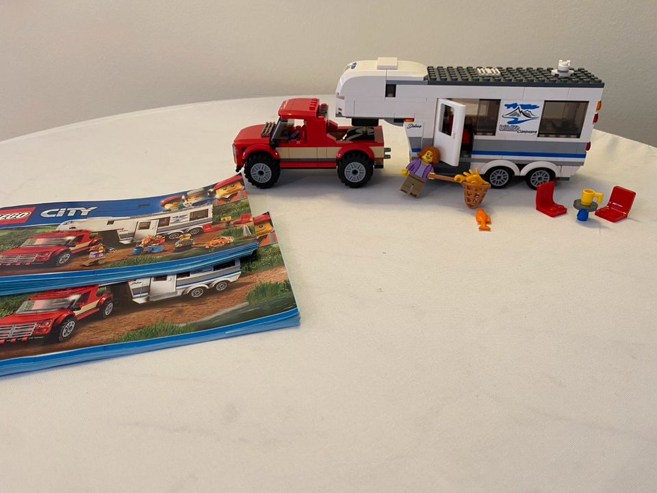 Lego Pickup und Wohnwagen in Iserlohn