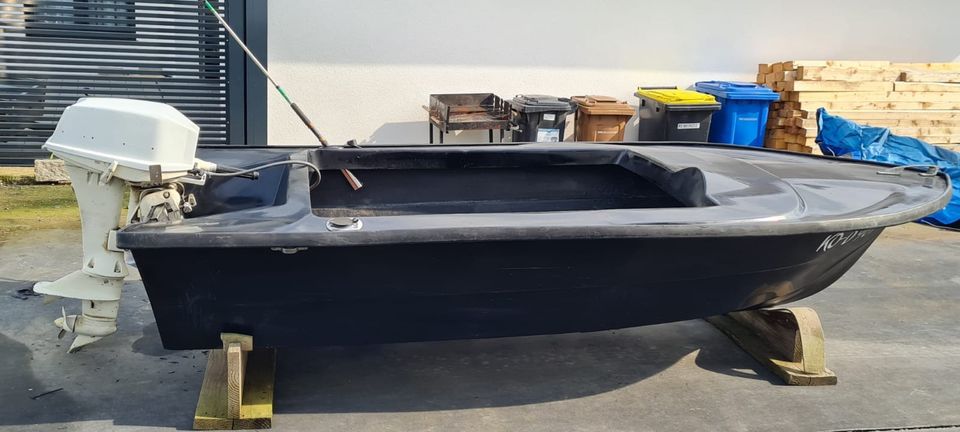 Angelboot aus GKF Boot mit 6-PS-Motor mit Außenborder Chrysler Mo in Neitersen