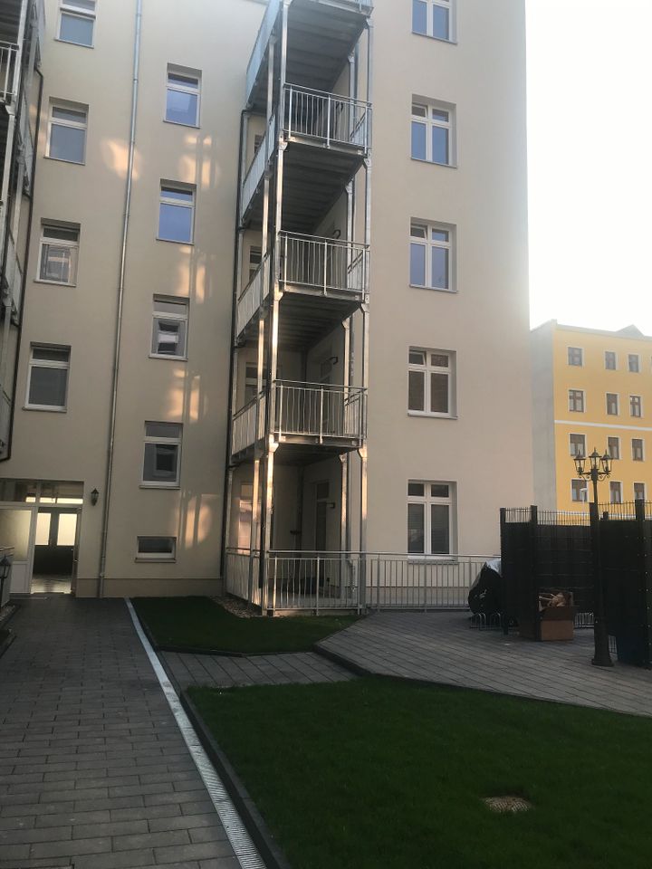 (53/11) 2 - Zimmerwohnung + Balkon hochwertig Saniert Altbau in Magdeburg Buckau in Magdeburg