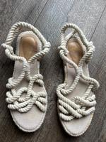 H&M Sandale flach Gr.39 beige Strand Kordel wie neu Schleswig-Holstein - Altenholz Vorschau