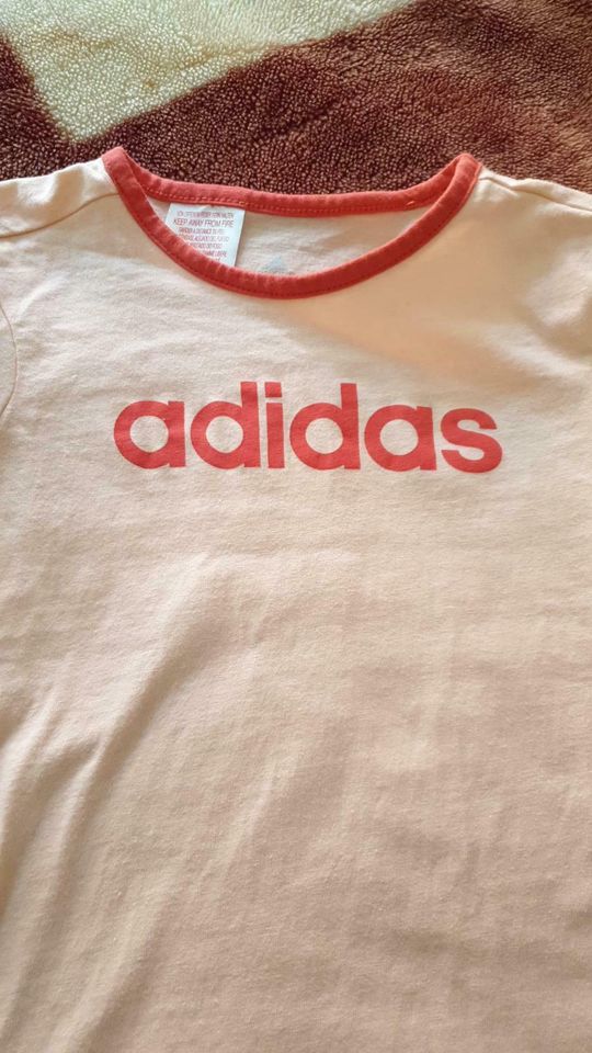 Adidas T-Shirt Gr. 104 in Fürth