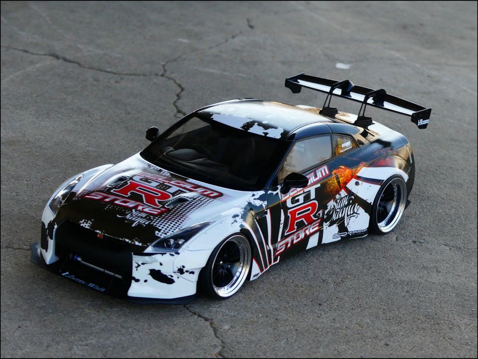 1:18 NISSAN LB GT-R R35 BREITBAU "LIBERTY WALK" BELGIUM EDITION in Weimar