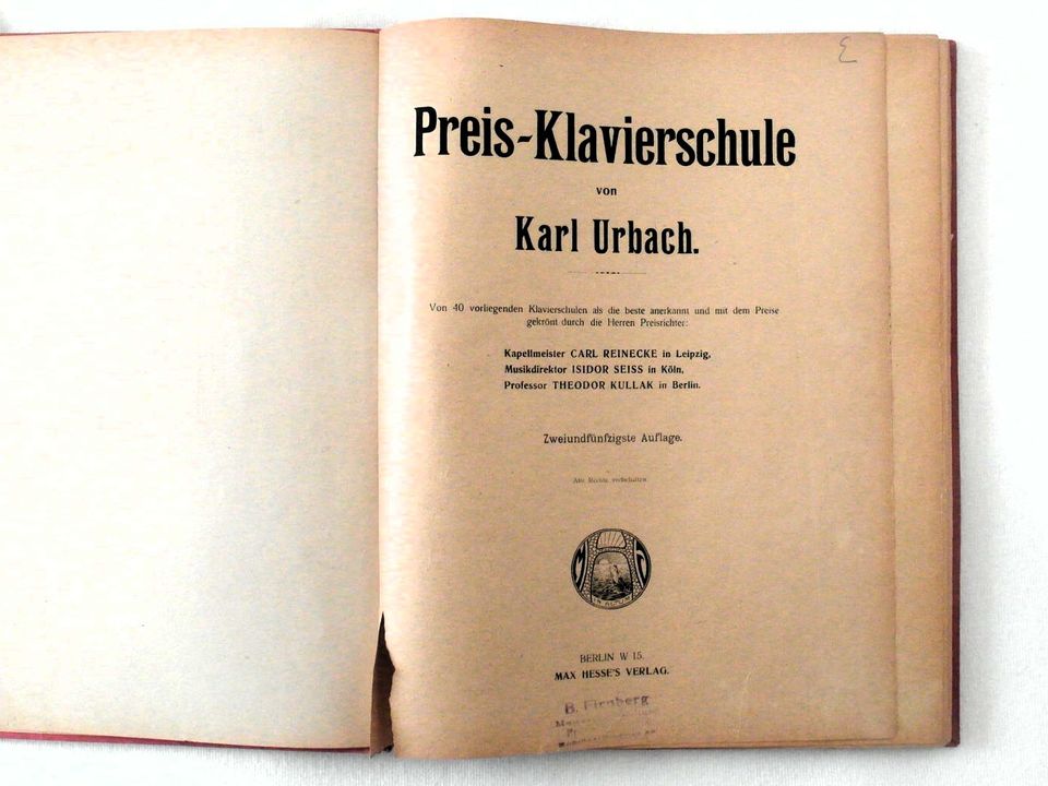 4 alte Notenhefte Klavier ca 100 Jahre alt insgesamt 330 Seiten in Bad Nauheim