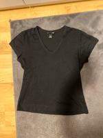 Tshirt/ Top H&M Basic Oberteil schwarz mit V Ausschnitt M Brandenburg - Michendorf Vorschau