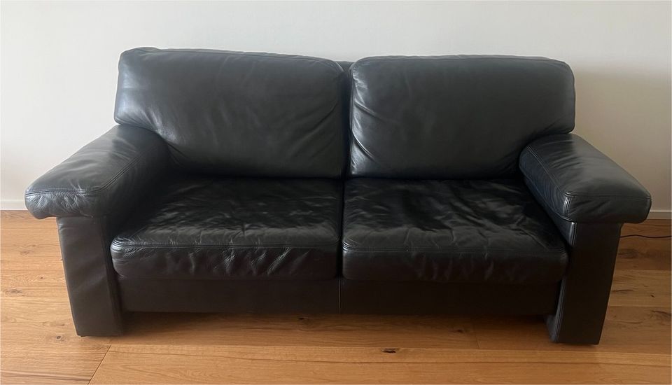 Schwarze Ledercouch/Sofa in Olpe