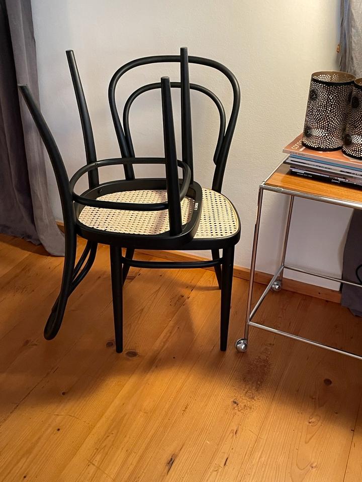 2 Thonet Stühle restauriert top Zustand vintage matt schwarz in Surberg