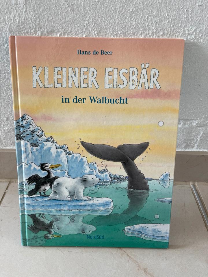 Kleiner Eisbär in der Walbucht von Beer Bilderbuch /2 in Nürnberg (Mittelfr)
