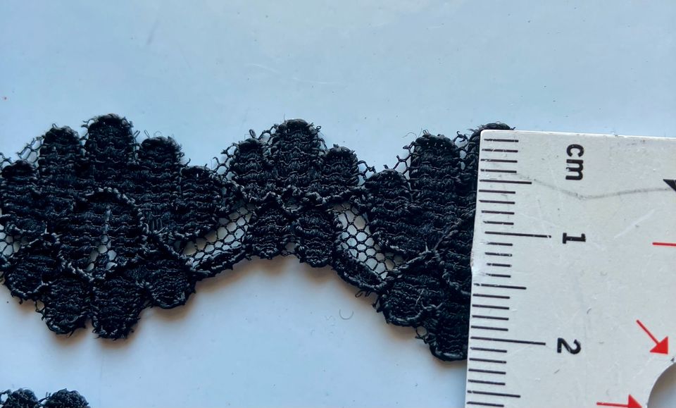 5 m Spitzenborte schwarz ,Dirndl/TrachtAbendmode ,ca 2,3 cm breit in Gammelsdorf