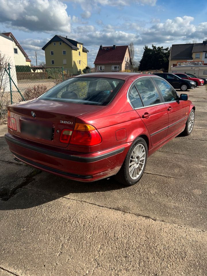 BMW 320i Baujahr 1998 in Glauchau