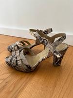 Braune und beigefarbene Riemchensandalen Sendling - Obersendling Vorschau
